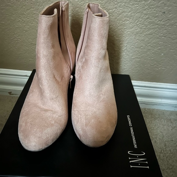Aldo soft pink booties - Picture 3 of 7